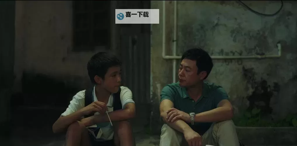 只要爸爸不在家妈妈就是你:家庭温情的隐秘角落图1