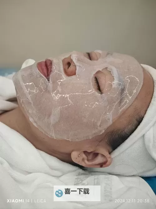 一面亲上边一面膜视频免费带你体验极致护肤新发现图1