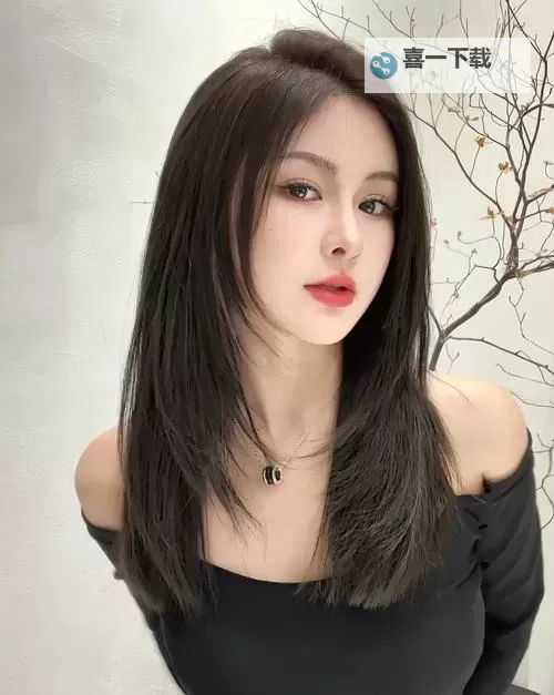 长脸适合的发型推荐：打造完美比例的发型指南图1