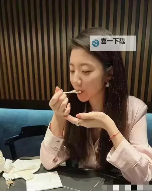 张津瑜6分35秒视频:精彩瞬间回放与深度分析图1