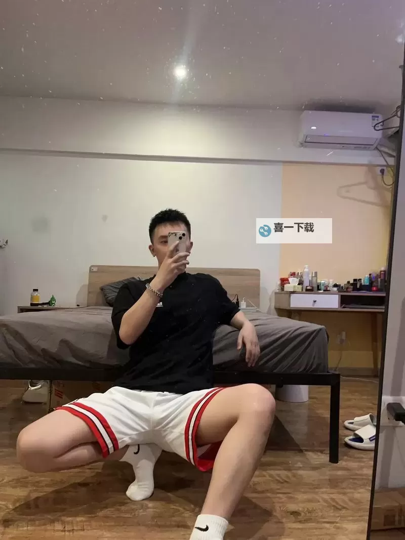 中国帅气体育生GARY视频引爆热搜，展现完美运动风采图1