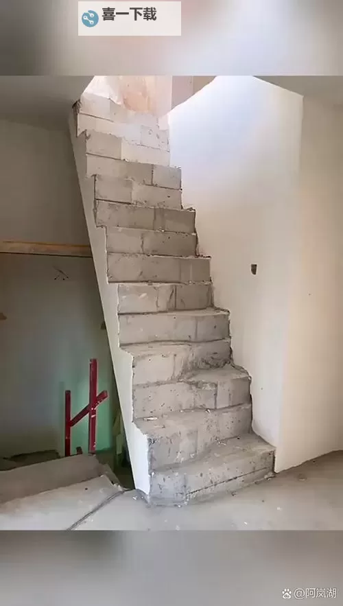 走一层楼梯就顶一下:意外的坚持让生活焕发新光图1