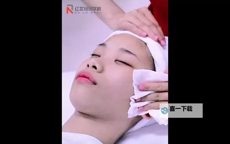 掌握潮流!必看的最新美容手法视频推荐图1