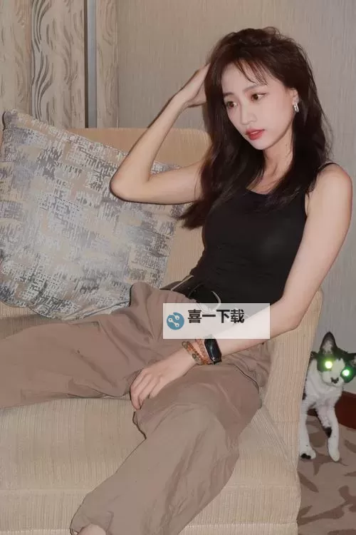 探索17c婷婷的独特魅力:从古典到现代的艺术之旅图1