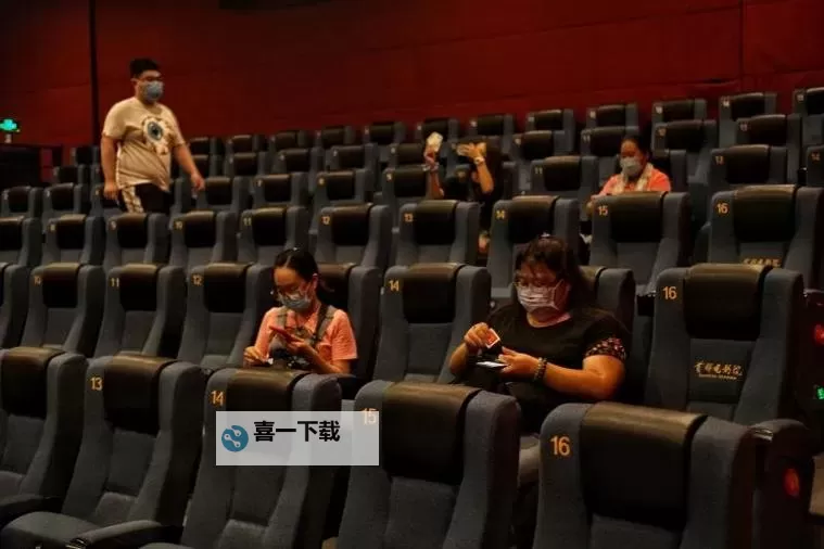 影院禁止18岁以下观众引争议：禁令背后的争论与反思图1