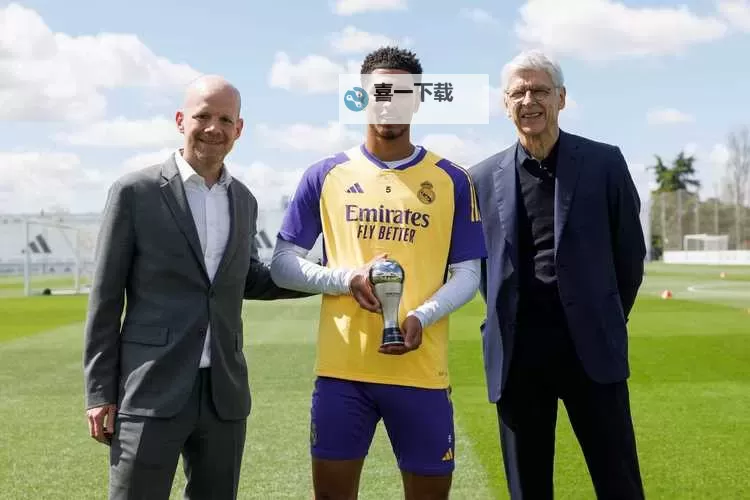 《FIFA16》第35周最佳阵容 卡瓦尼领衔图2