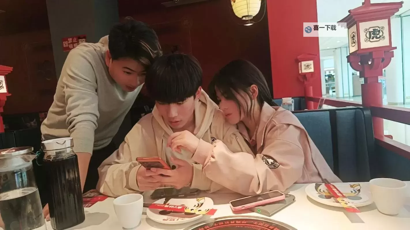 【趣味生活】探索“坐着吃饭下面连是在一起系列”的创意玩法与设计灵感图1