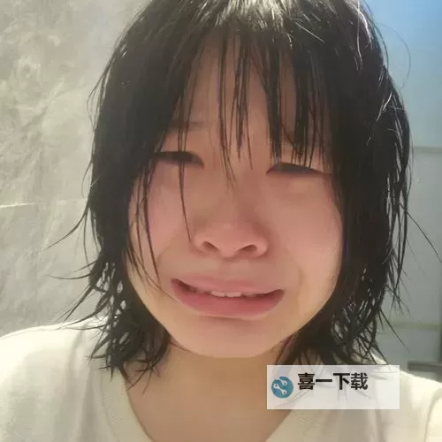 在镜子里看我怎么C哭你的：一场藏在镜中的情感挣扎图1