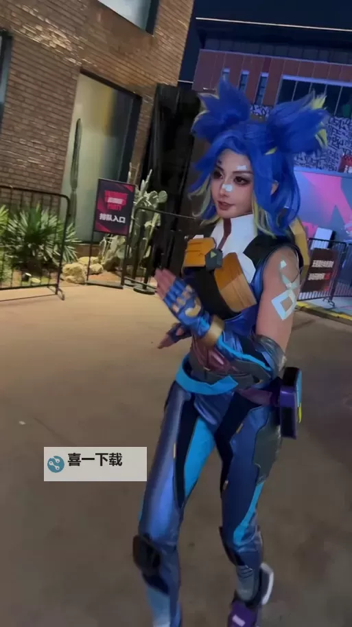 《无畏契约（瓦罗兰特）》虹镜荆棘系列皮肤展示图1