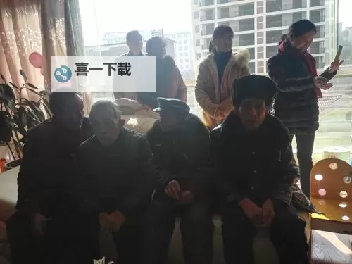 邹叔叔与姓温的乘客:一起温暖的公交旅程图1