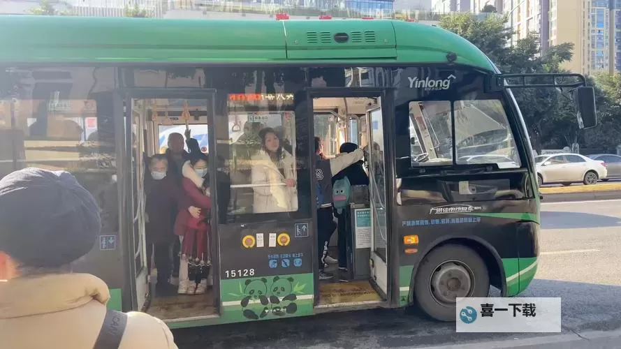 坐公交车居然被困2个小时，意想不到的惊险经历图1