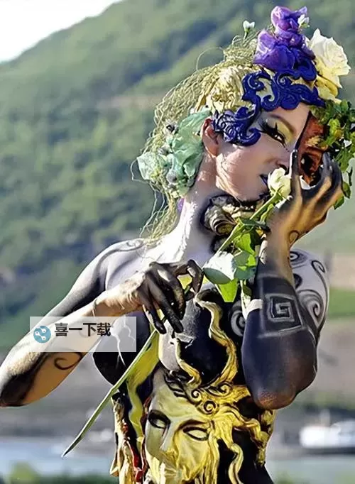 张莜雨大胆突破自我，演绎多面魅力引领新潮图1