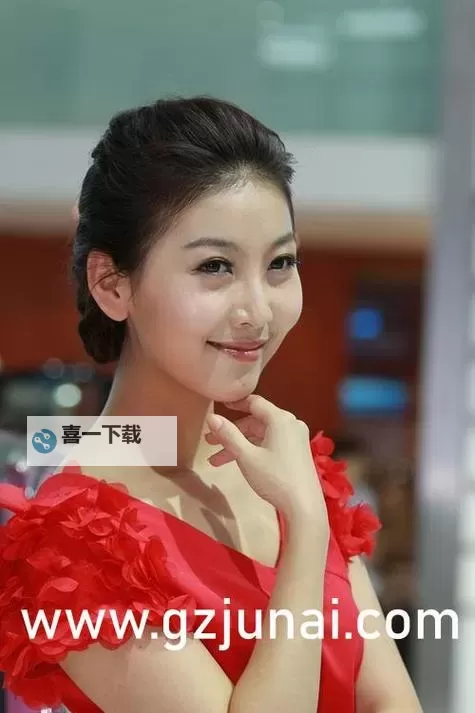 丁香婷婷五月伊人：春日里的芳香之旅图1