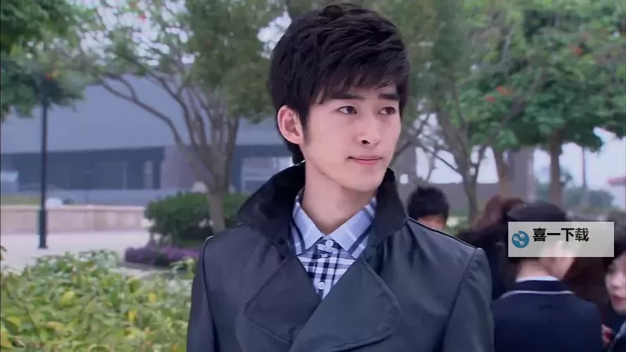 再度降临流星雨预告片:星光暗影中的命运对决图1